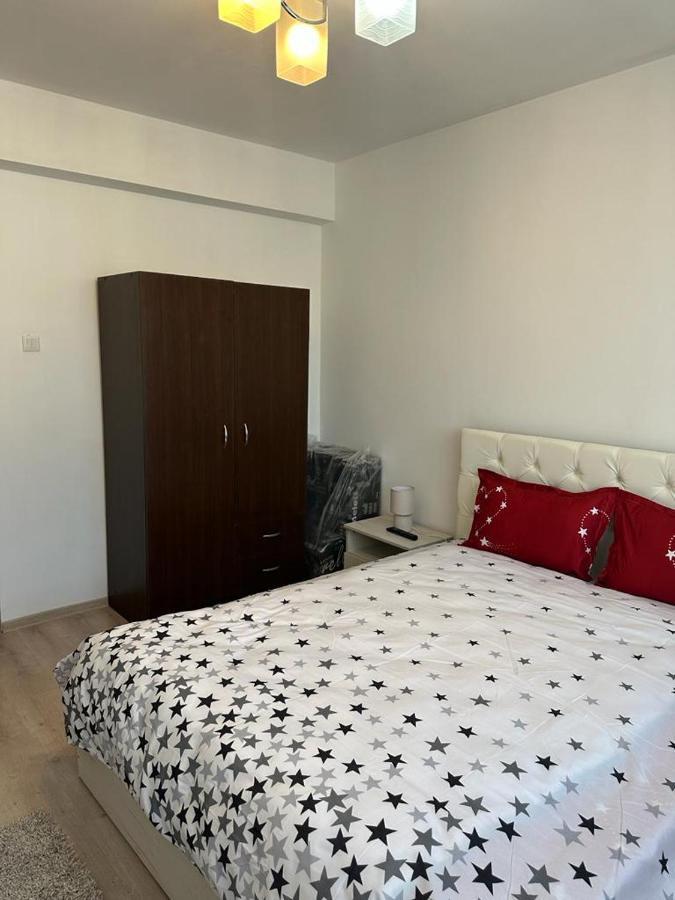 Velovan Apartment Craiova Eksteriør billede